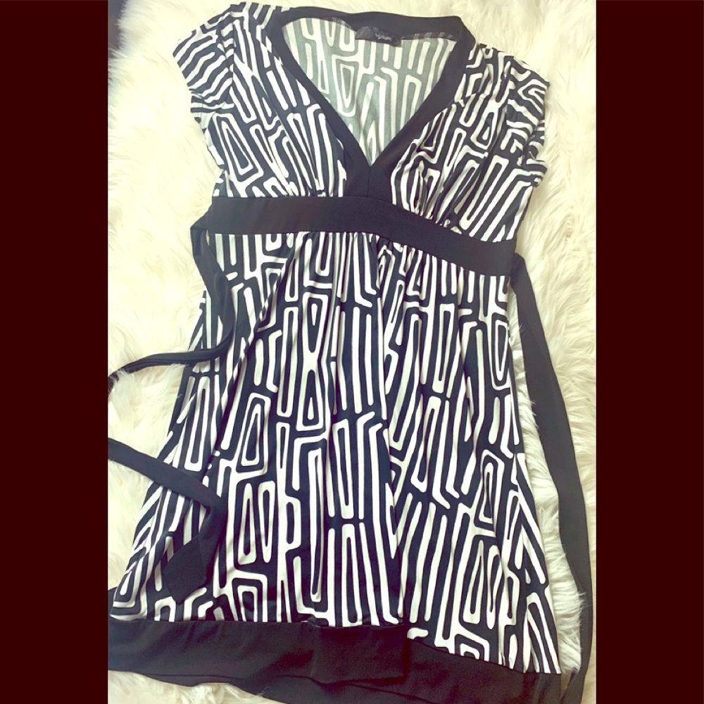 Black and white geometric shapes dress
